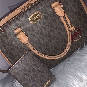 Michael kors purse and wallet